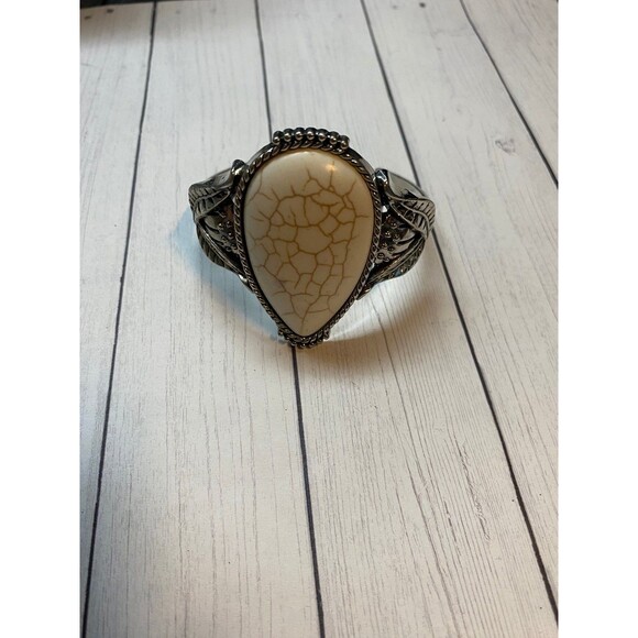 Silver Tone Cuff Bracelet with Large Teardrop Cream Stone Cabochon - Picture 2 of 5